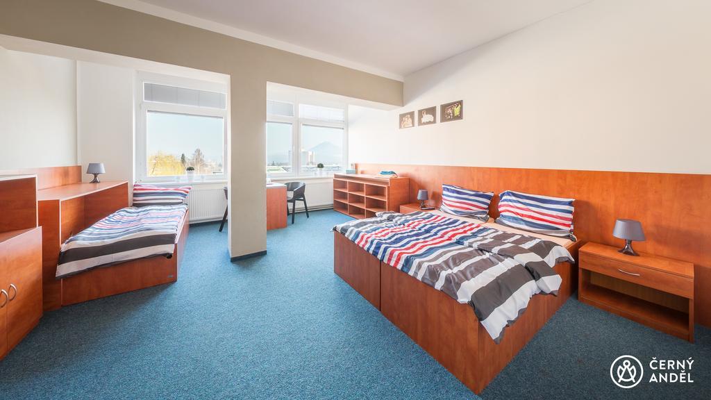 Hotel Cerny Andel Most Esterno foto
