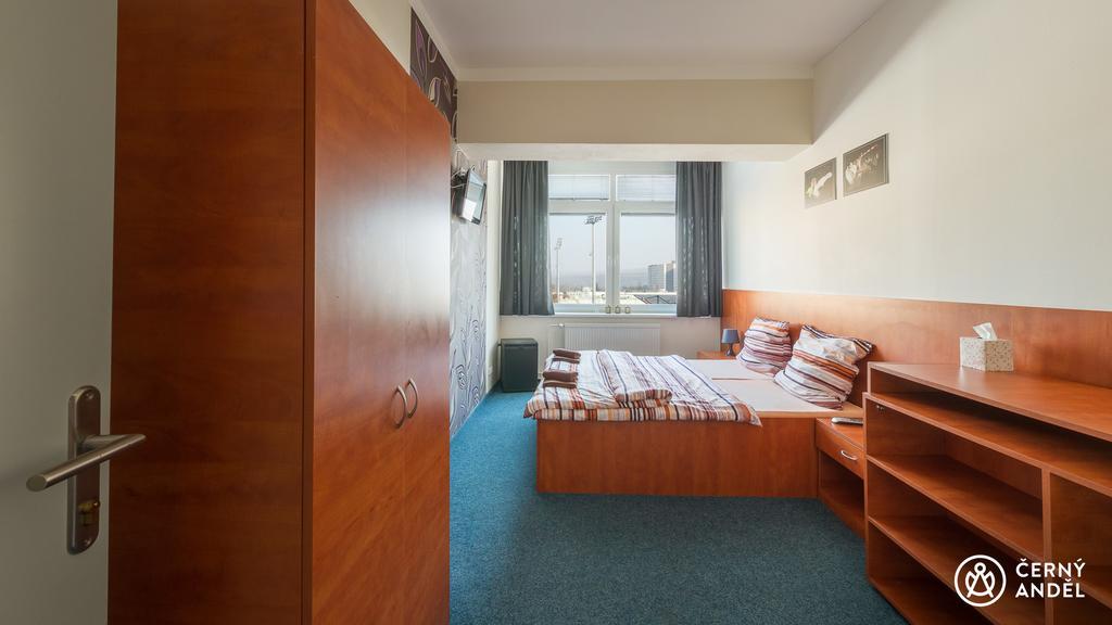 Hotel Cerny Andel Most Esterno foto