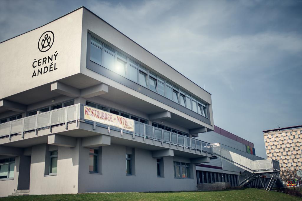 Hotel Cerny Andel Most Esterno foto